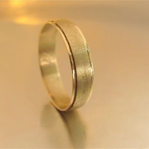 14k yellow solid gold wedding ring for men.
